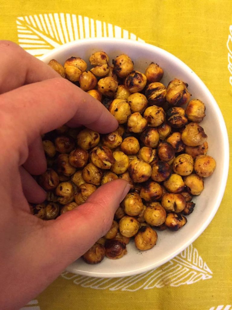 Air Fryer Roasted Chickpeas – So Crispy!