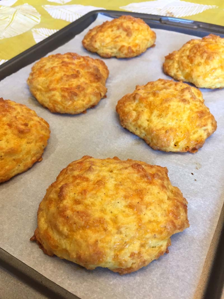 Keto Cheddar Biscuits (Red Lobster Copycat)