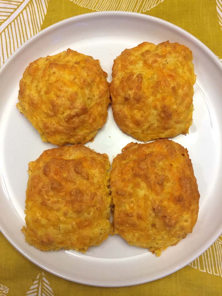 keto cheddar dinner rolls