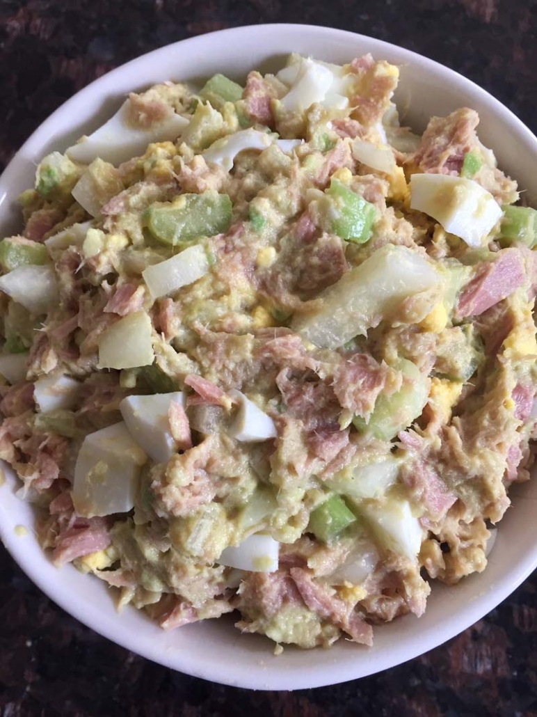 Easy Tuna Avocado Salad 