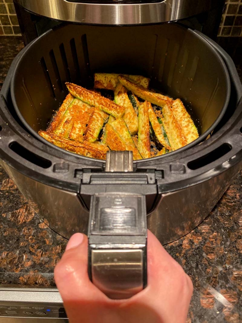 how to make air fryer zucchini fries