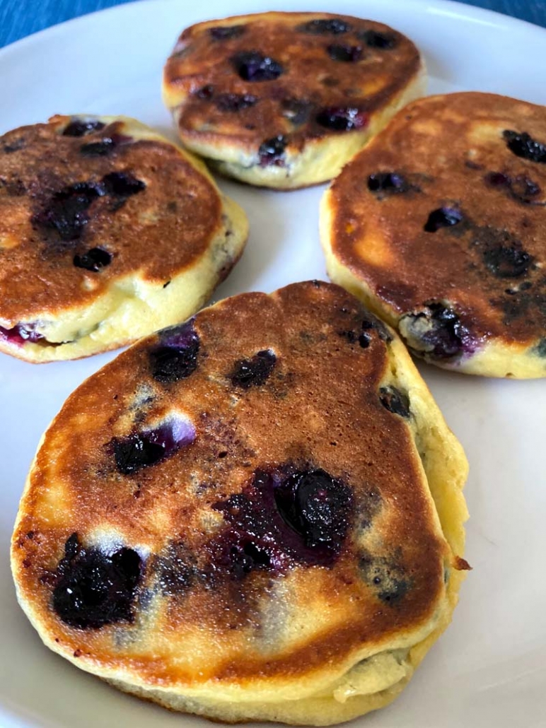 gluten-free low-carb blueberry pancakes