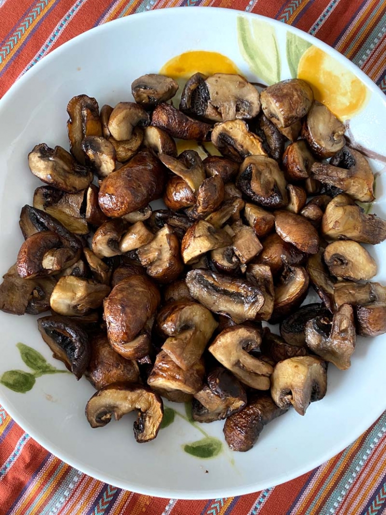 roasted air fryer mushrooms in a bowl