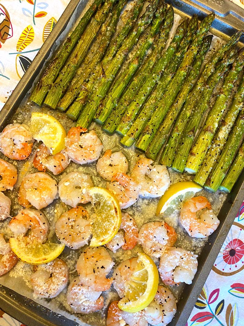 Baked shrimp and asparagus ready to serve