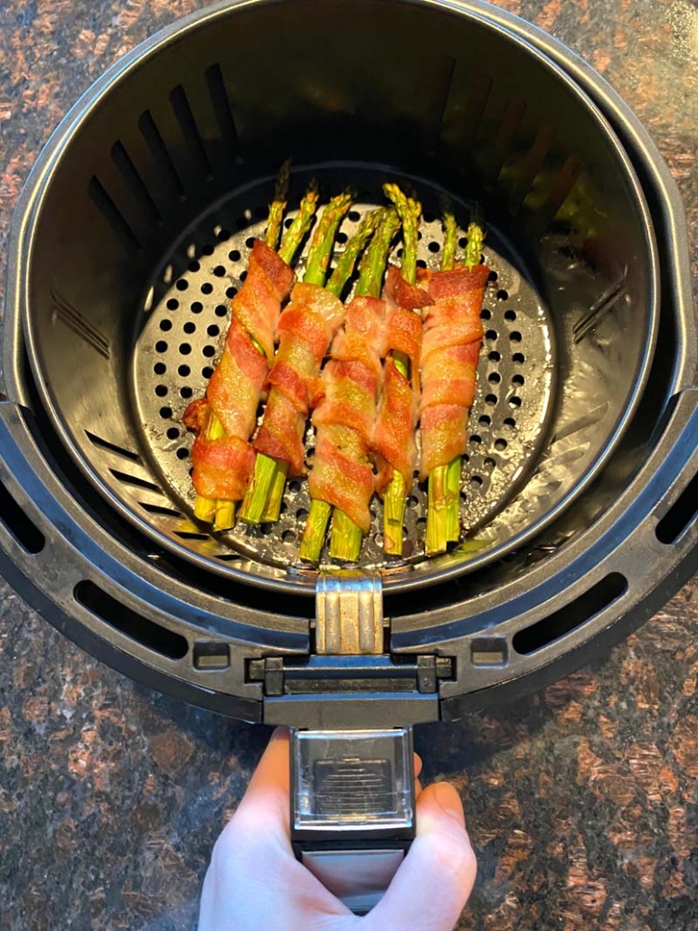 cooked bacon wrapped asparagus in the air fryer 