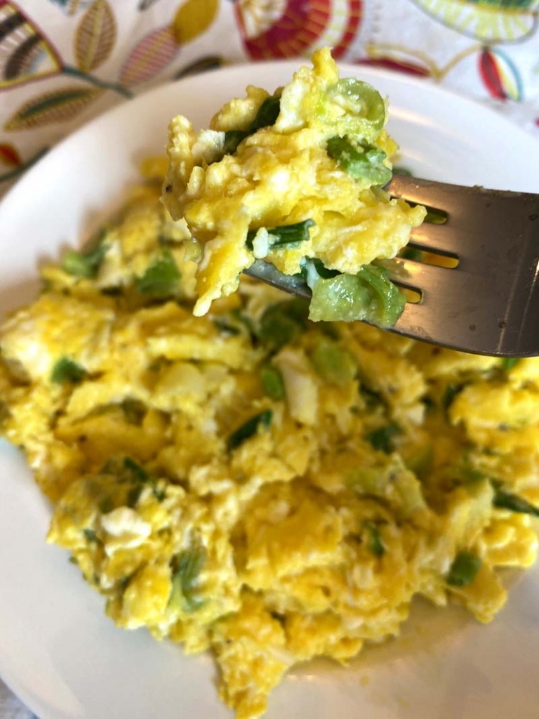 Scrambled Eggs With Green Onions