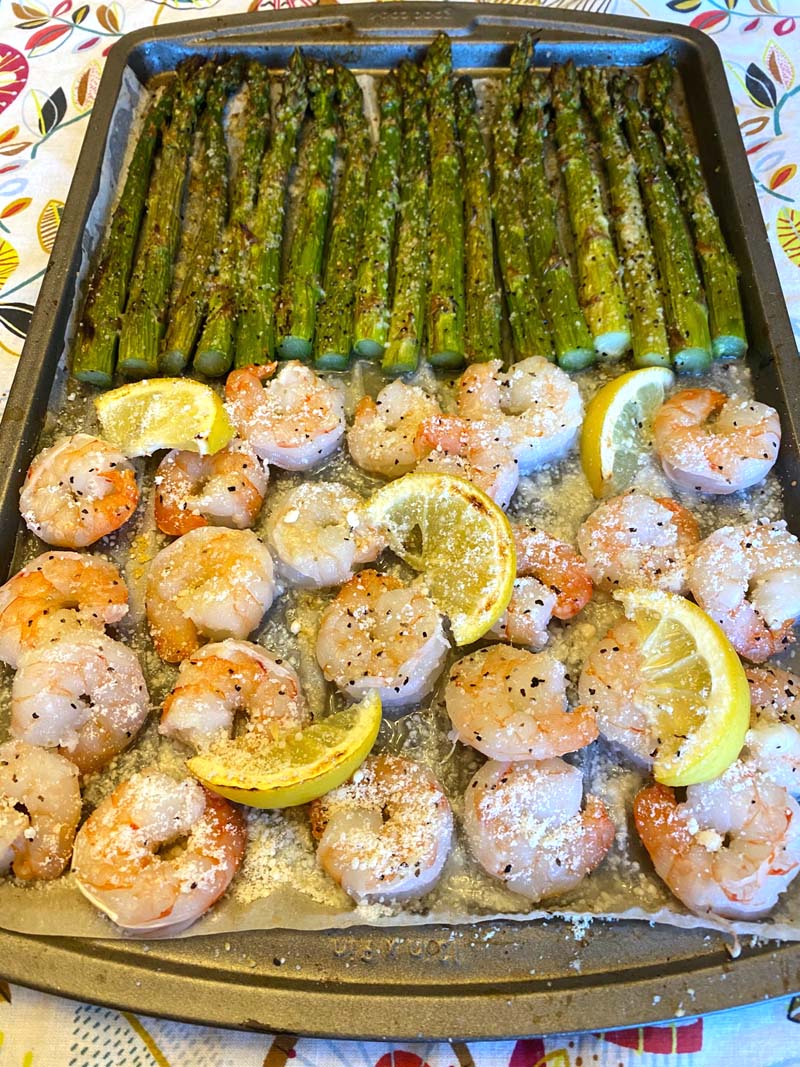 Slices of lemon on the shrimp