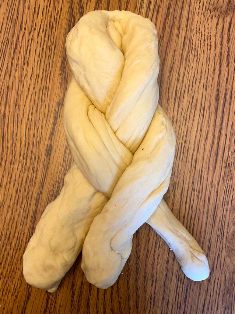 braided challah bread 