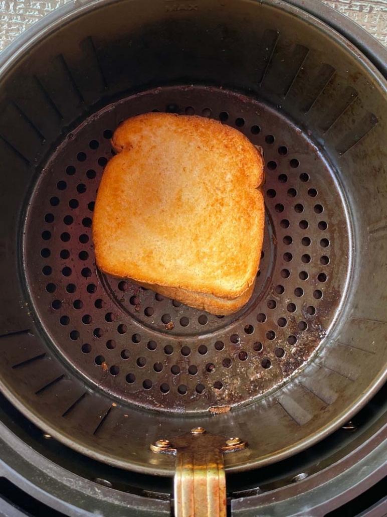 cooking grilled cheese in the air fryer