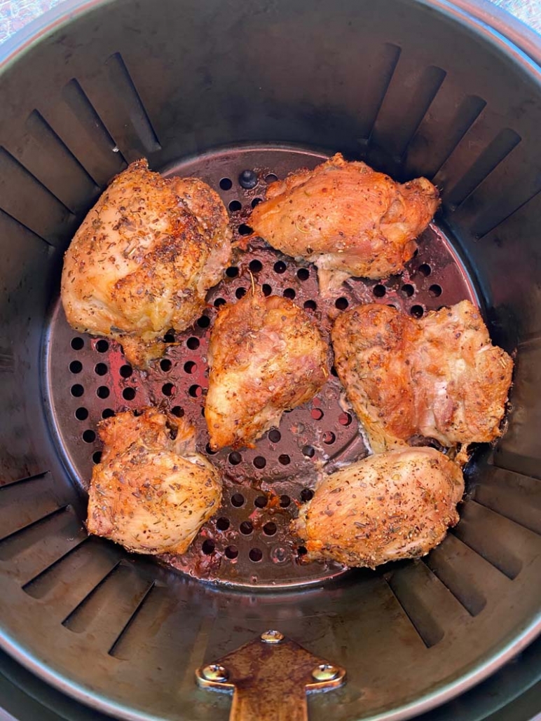 roasting chicken thighs in the air fryer basket 