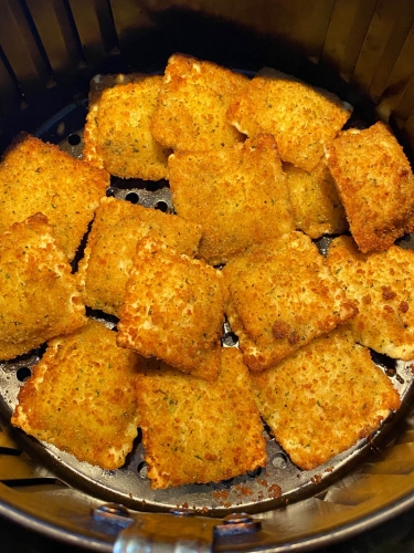 Air Fryer Frozen Toasted Ravioli