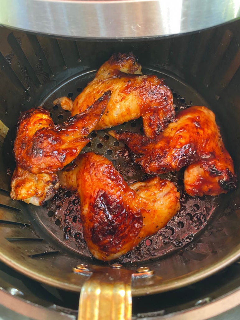 air fryer chicken wings with bbq sauce 
