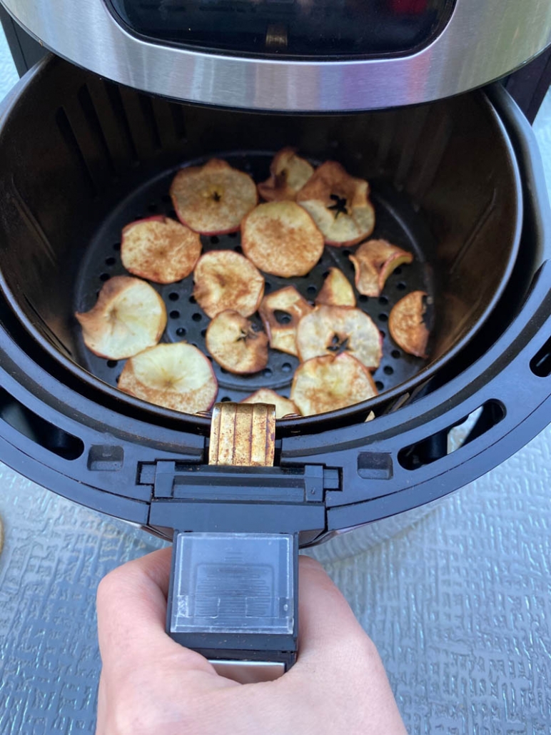 air fried cinnamon apple chips