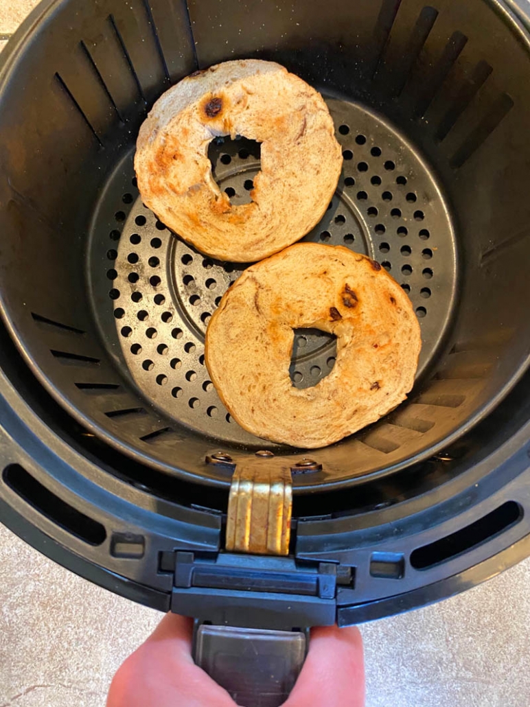 air fryer toasted bagels 