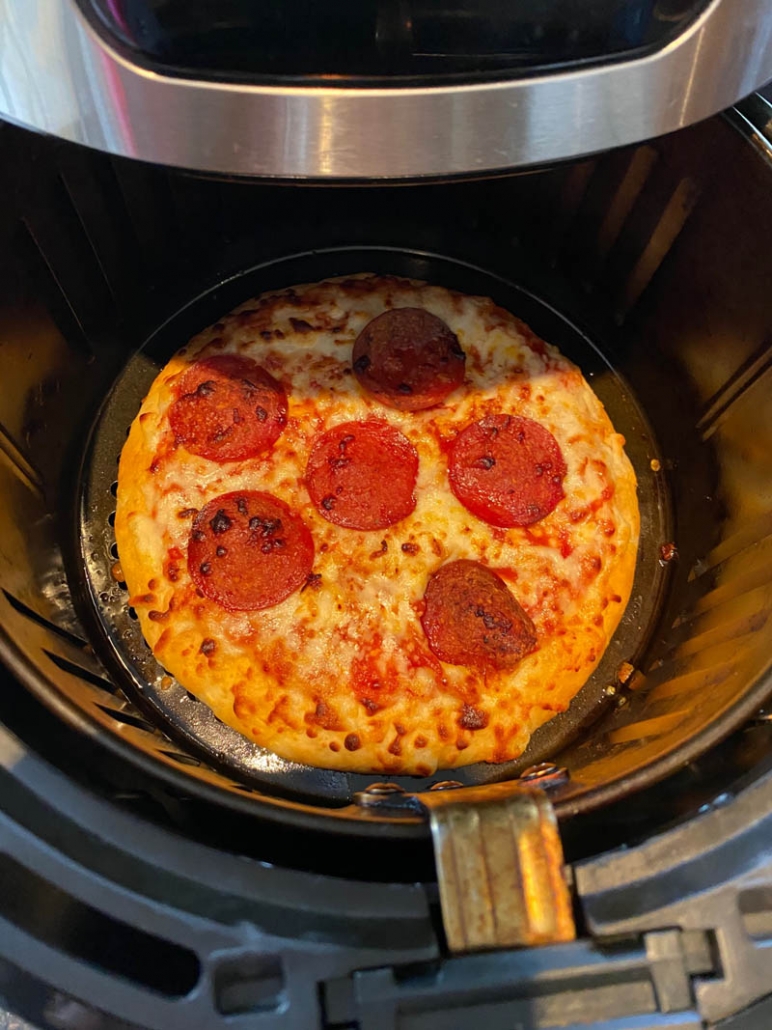 cooking pepperoni pizza in the air fryer 