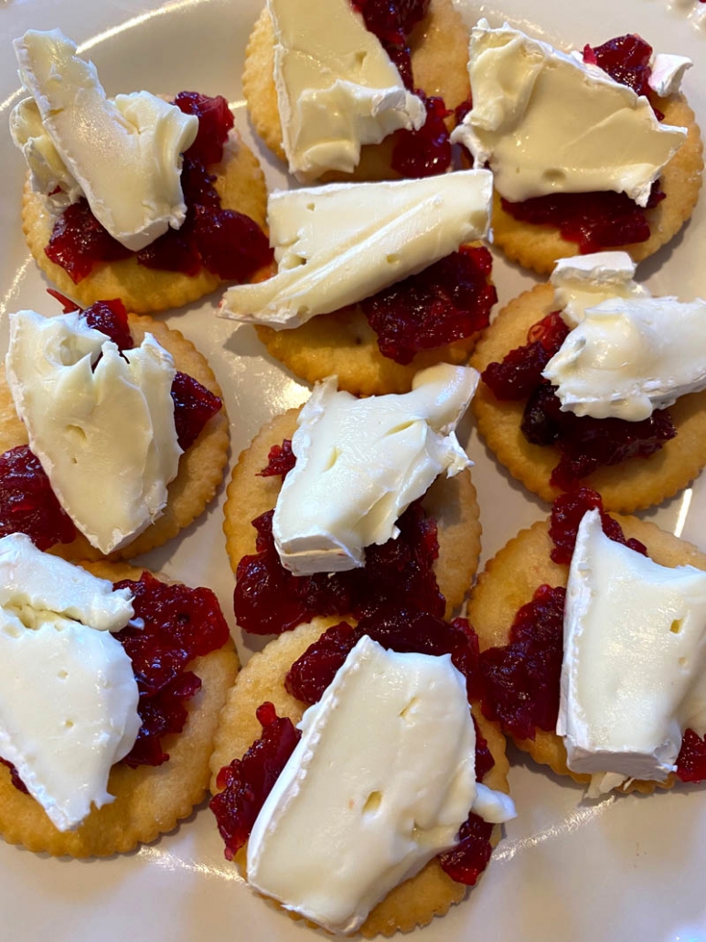 cranberry brie bites