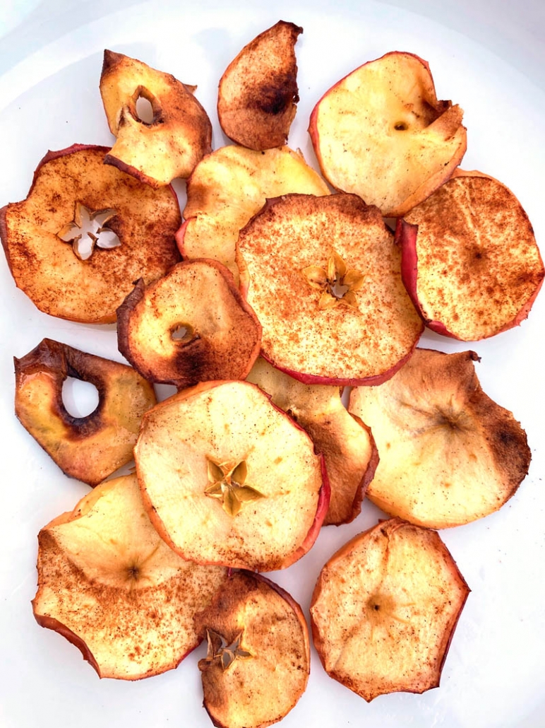 baked cinnamon apple chips