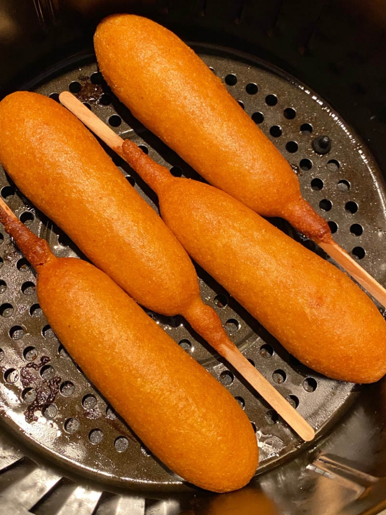 cooking frozen corn dogs in the air fryer 