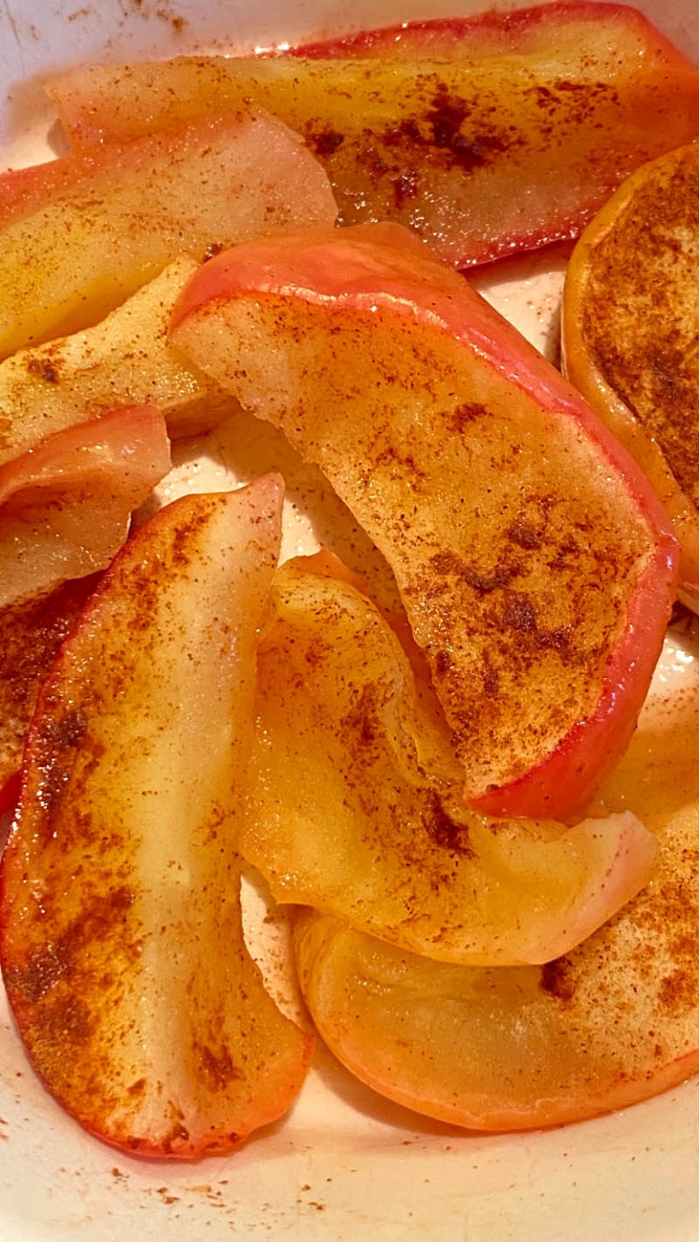 Microwave Cinnamon Apple Slices