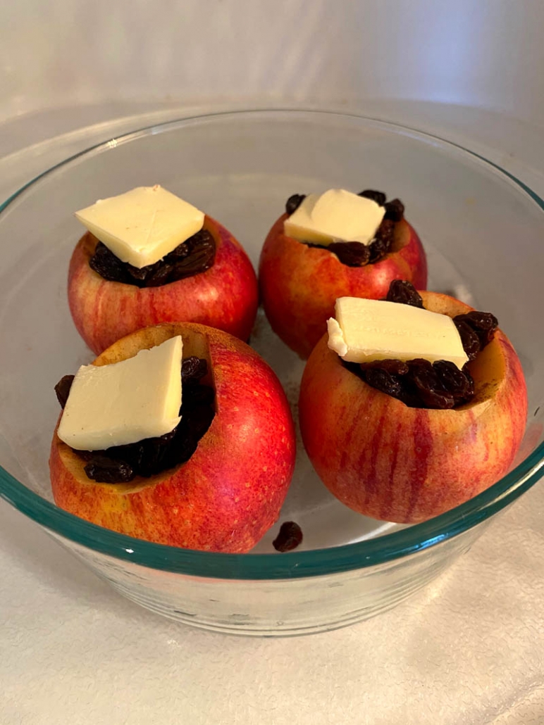 cooking stuffed baked apples in the microwave 
