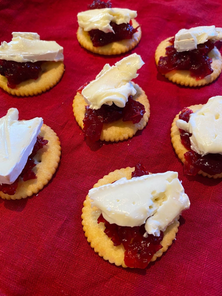 Cranberry Brie Ritz Cracker Bites Appetizer