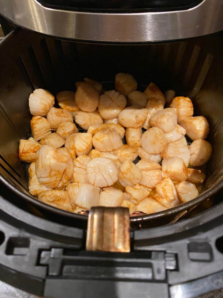 air fried scallops seasoned with salt and pepper