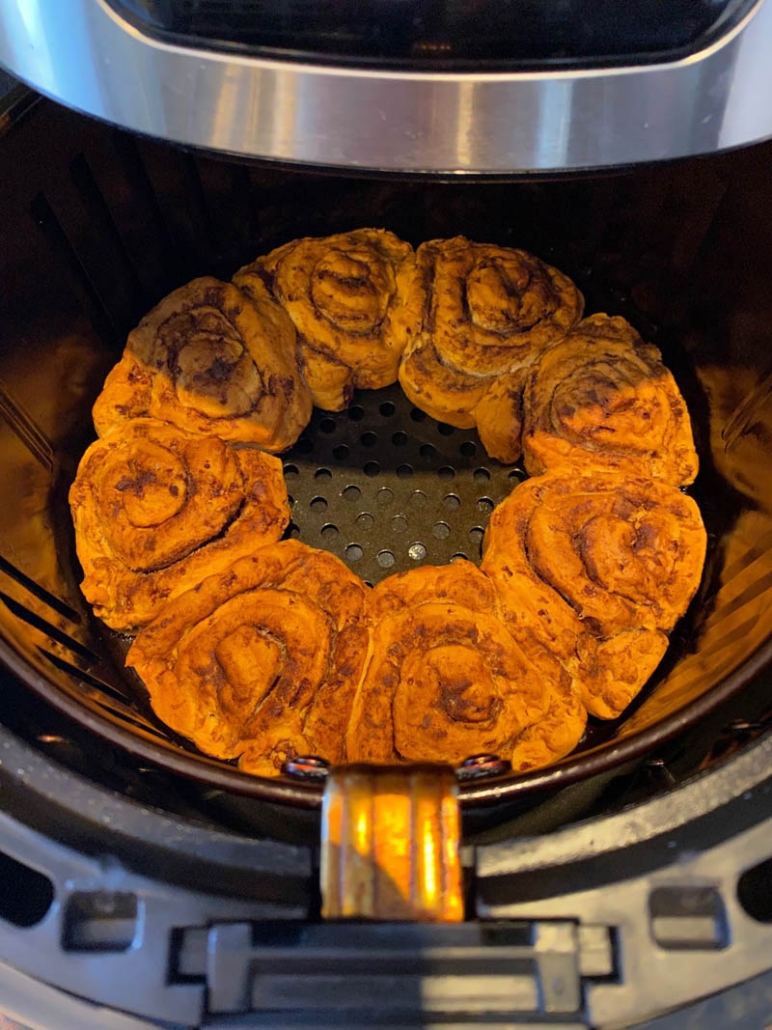 air fryer cinnamon rolls king cake for mardi gras