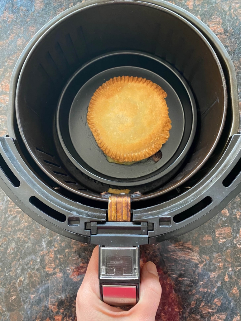 baked pot pit in air fryer basket 