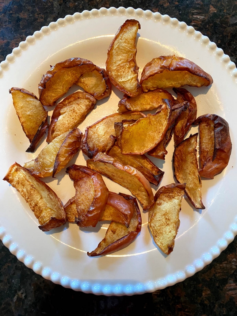 https://www.melaniecooks.com/wp-content/uploads/2021/09/airfryer_apples-773x1030.jpg