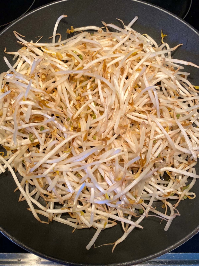 bean sprouts in frying pan