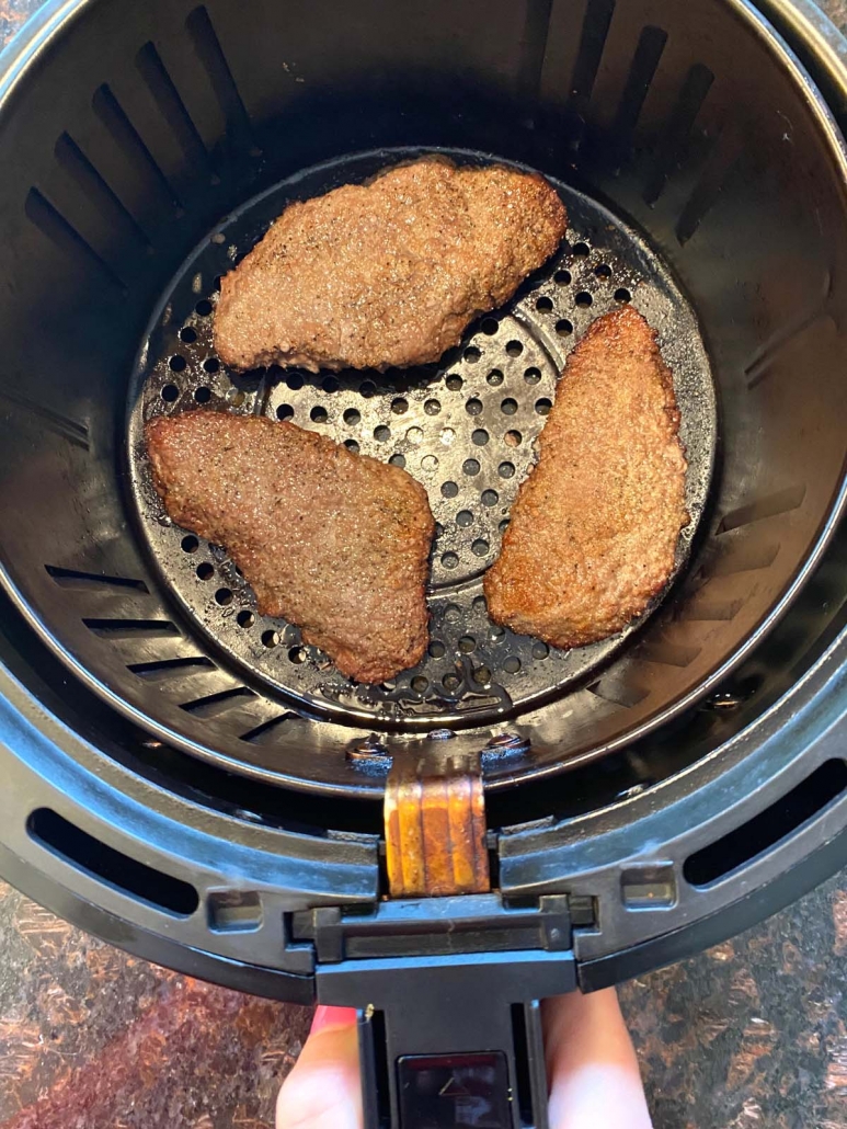 cube steak cooking in the air fryer