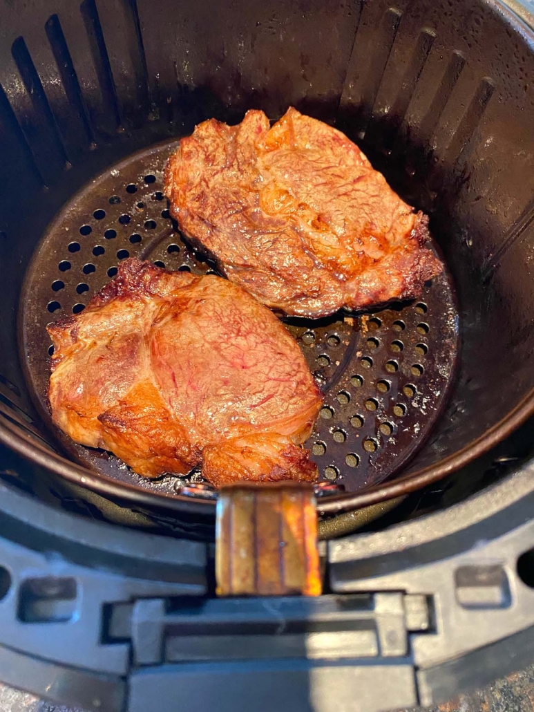 cooked ribeye steaks 