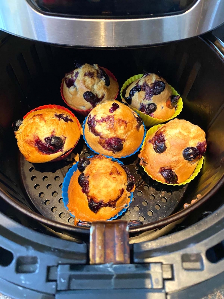 6 blueberry muffins in the air fryer basket