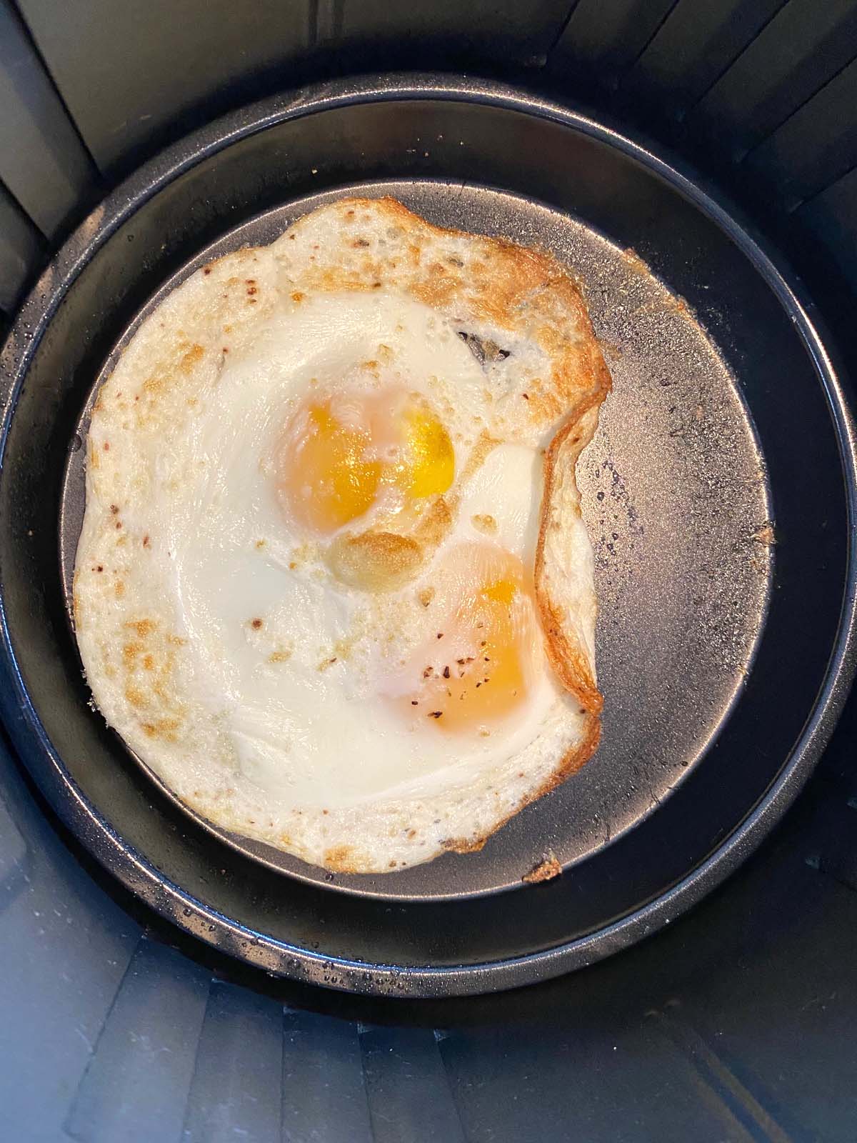 Air Fryer Fried Sunny Side Up Eggs – Melanie Cooks