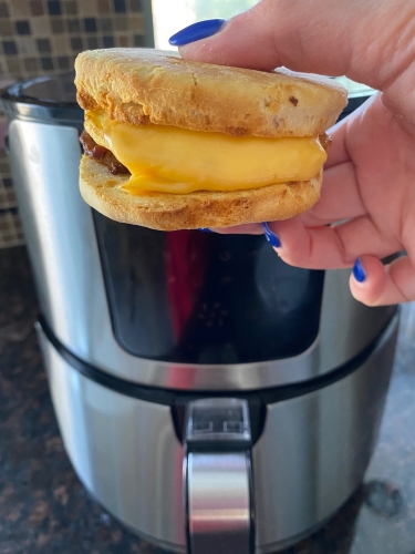Air Fryer Frozen Breakfast Sandwich (11)