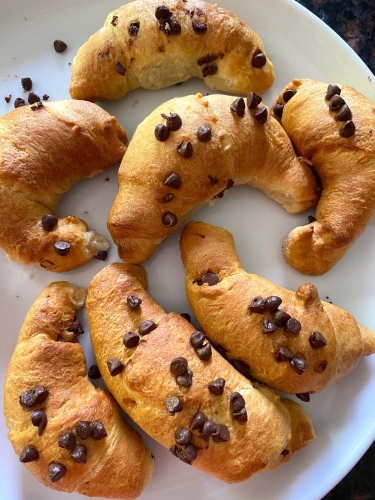 Air Fryer Chocolate Croissants (8)