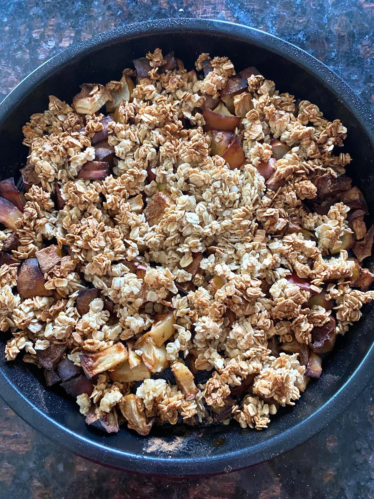 Apple crumble in a pan. 