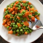 Air Fryer Frozen Peas And Carrots (8)
