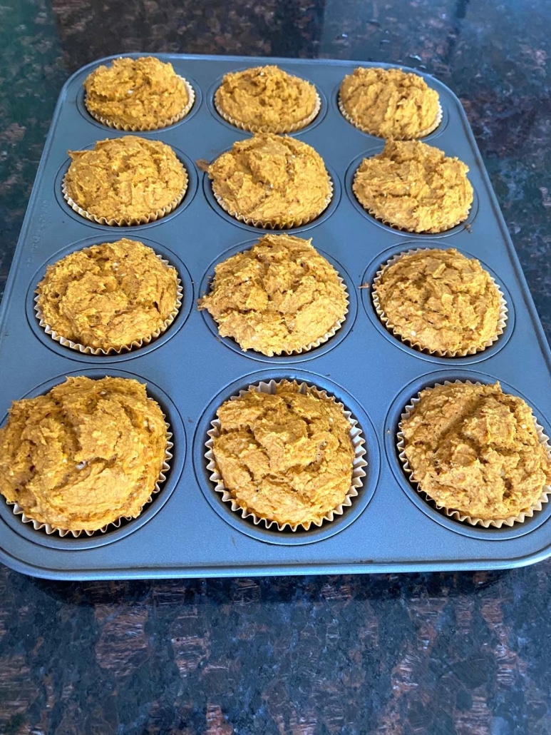 delicious 2-Ingredient Pumpkin Muffins With Cake Mix