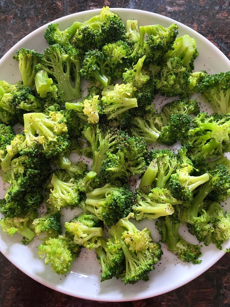 yummy side dish Boiled Broccoli