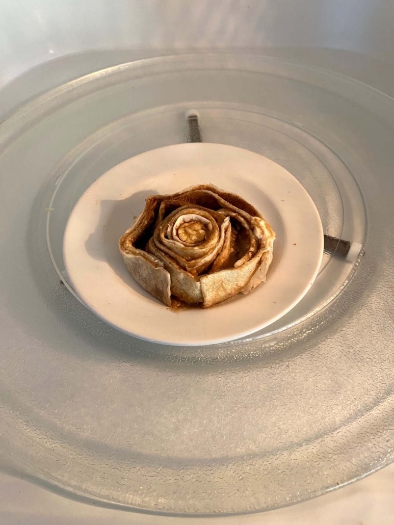 easy tortilla cinnamon roll in the microwave