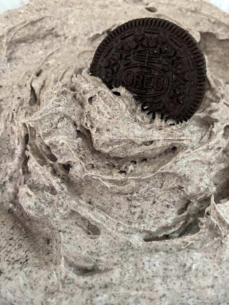 close-up of 5 minute Oreo cookie dip