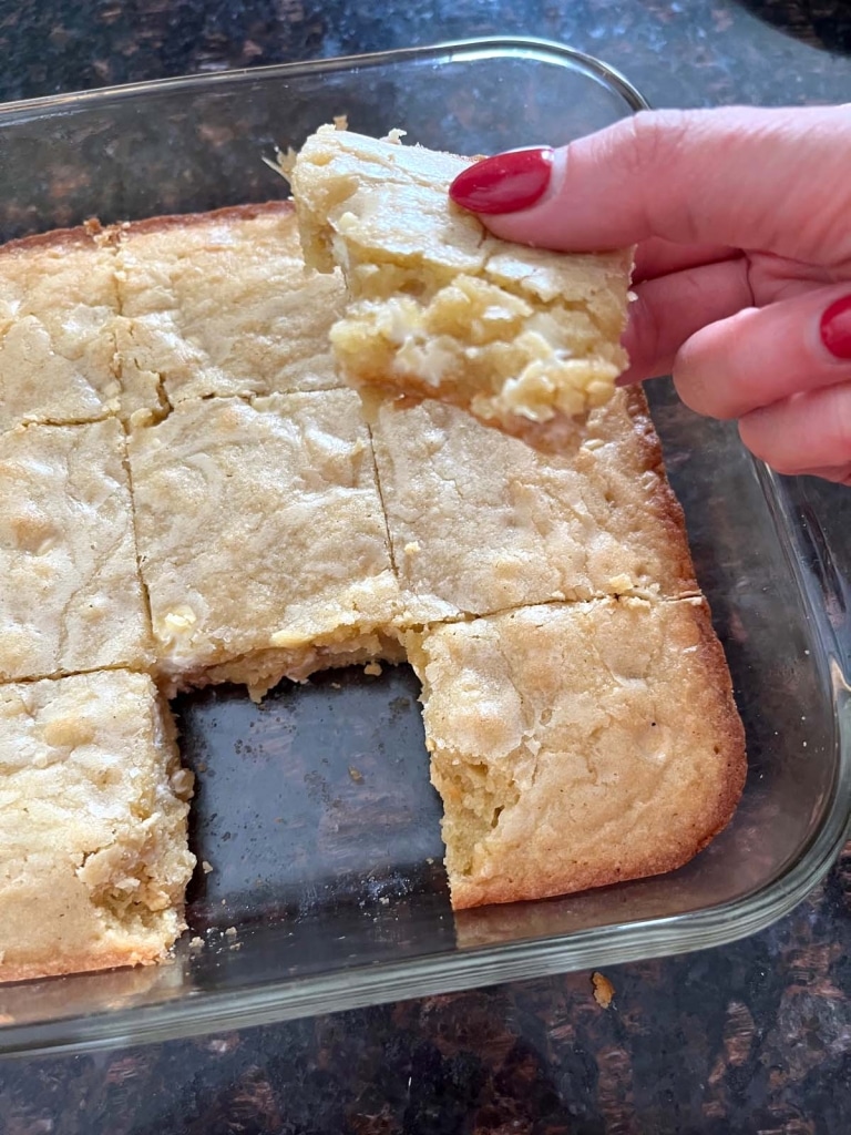 Vanilla Brownies With White Chocolate Chips