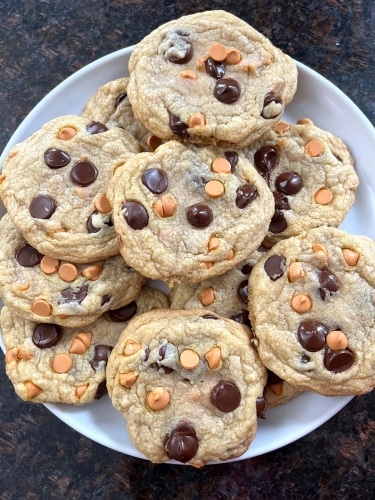 Caramel Chocolate Chip Cookies (8)