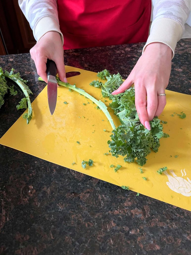 slicing kale