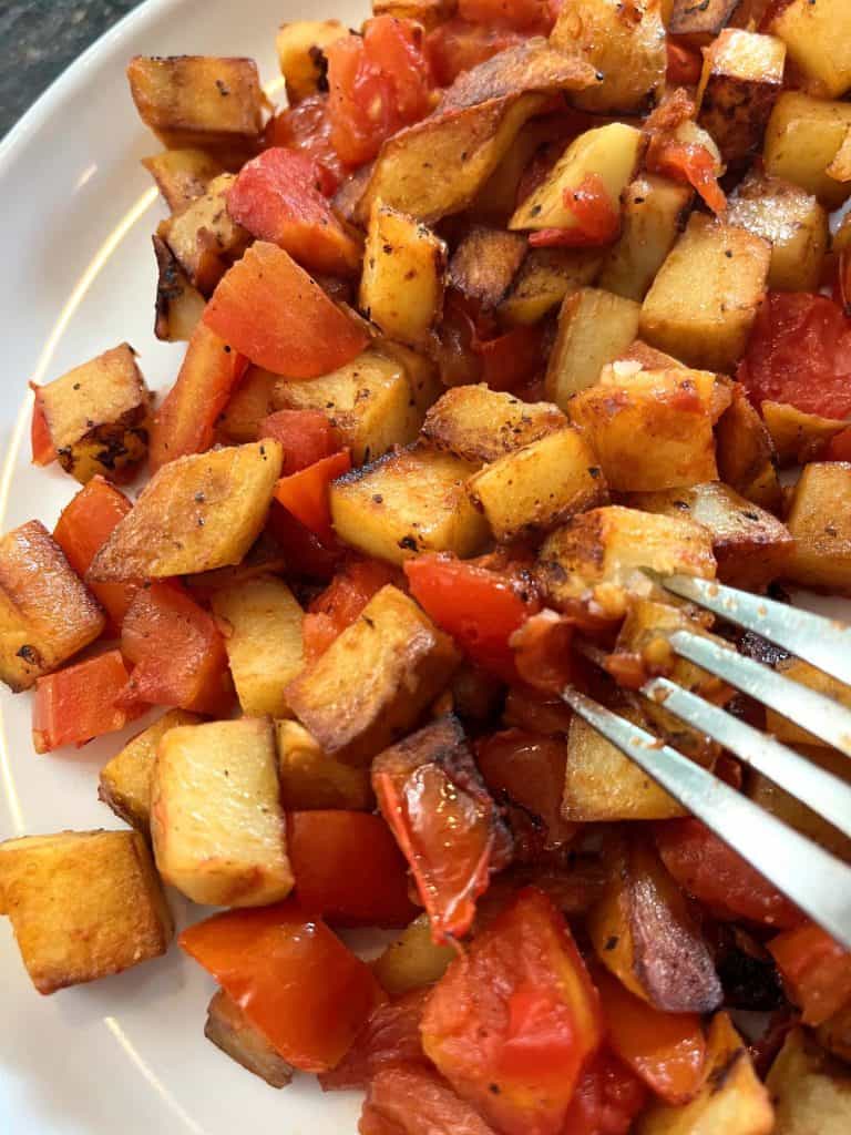 Crispy Pan Fried Potatoes And Tomatoes Recipe Easy Side Dish crispy-pan-fried-potatoes-and-tomatoes-recipe-easy-side-dish