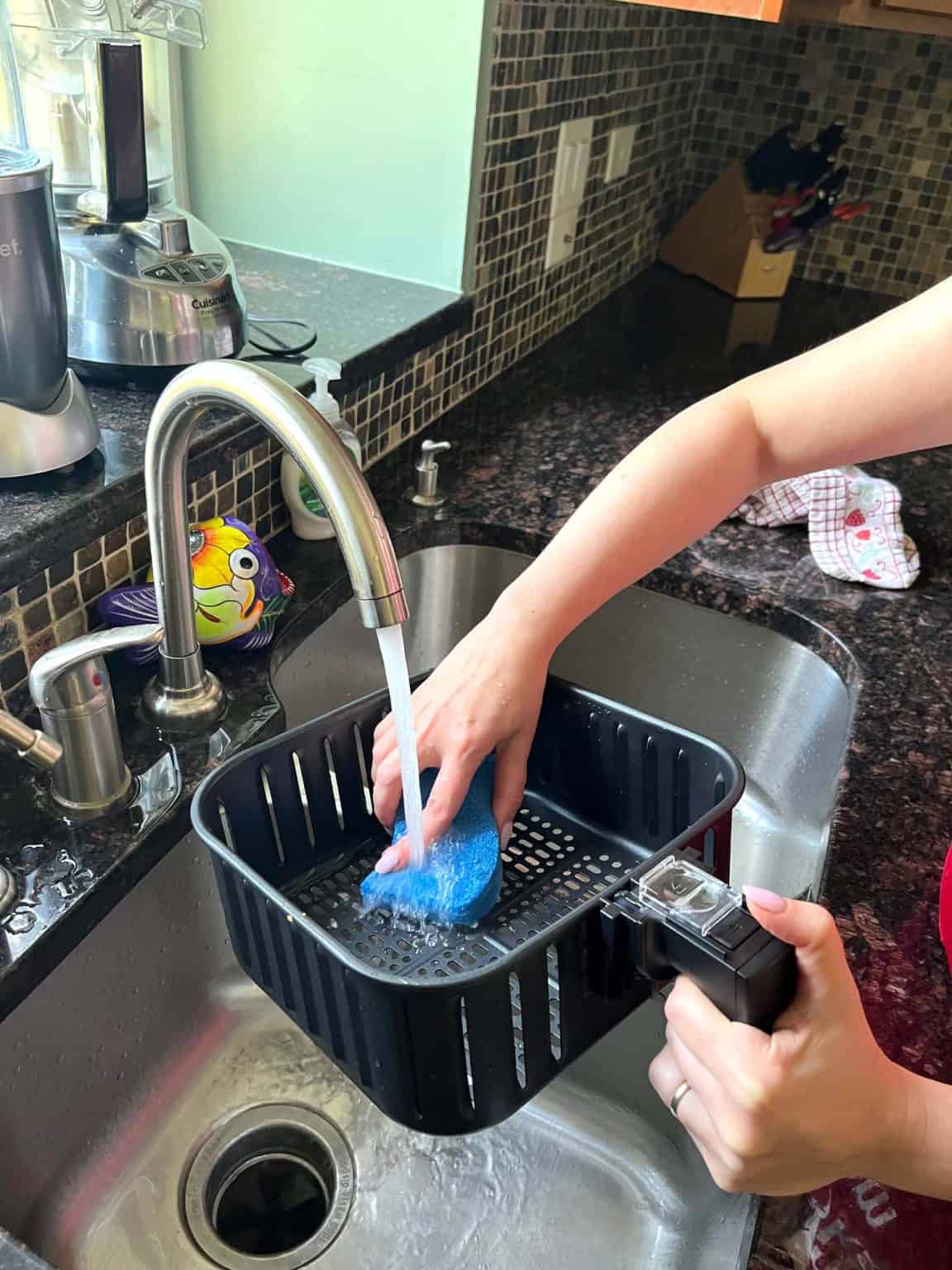 How to Clean An Air Fryer Basket: Easy and Effective Method – Melanie Cooks