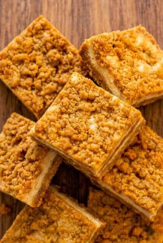 Butterscotch Graham Cracker Cheesecake Bars - Perfect Holiday Dessert Recipe Butterscotch graham cracker cheesecake bars with a chewy crumble topping.